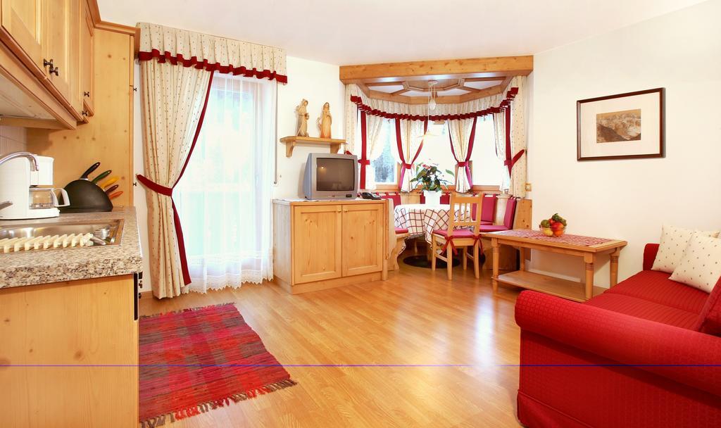 Residence Carin Selva di Val Gardena Ruang foto